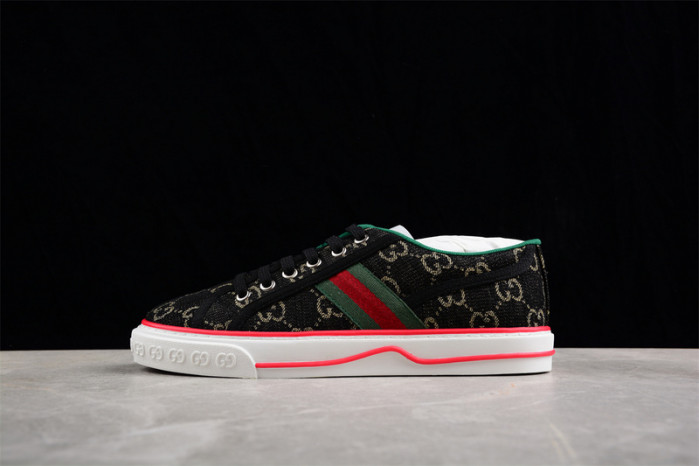 G*u*i* trainer sneaker 109