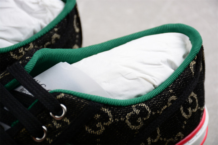 G*u*i* trainer sneaker 109