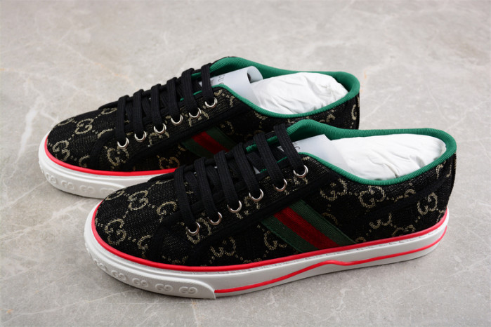 G*u*i* trainer sneaker 109
