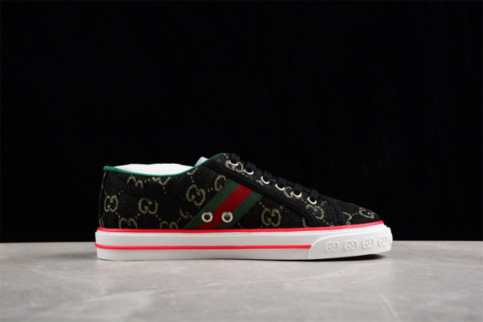 G*u*i* trainer sneaker 109