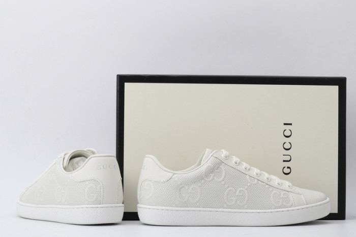 G*u*i* trainer sneaker70