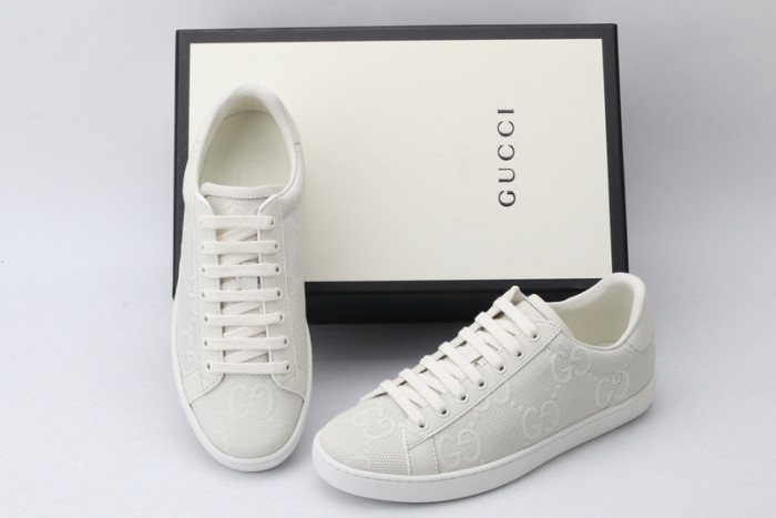 G*u*i* trainer sneaker70