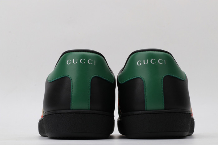 G*u*i* trainer sneaker63