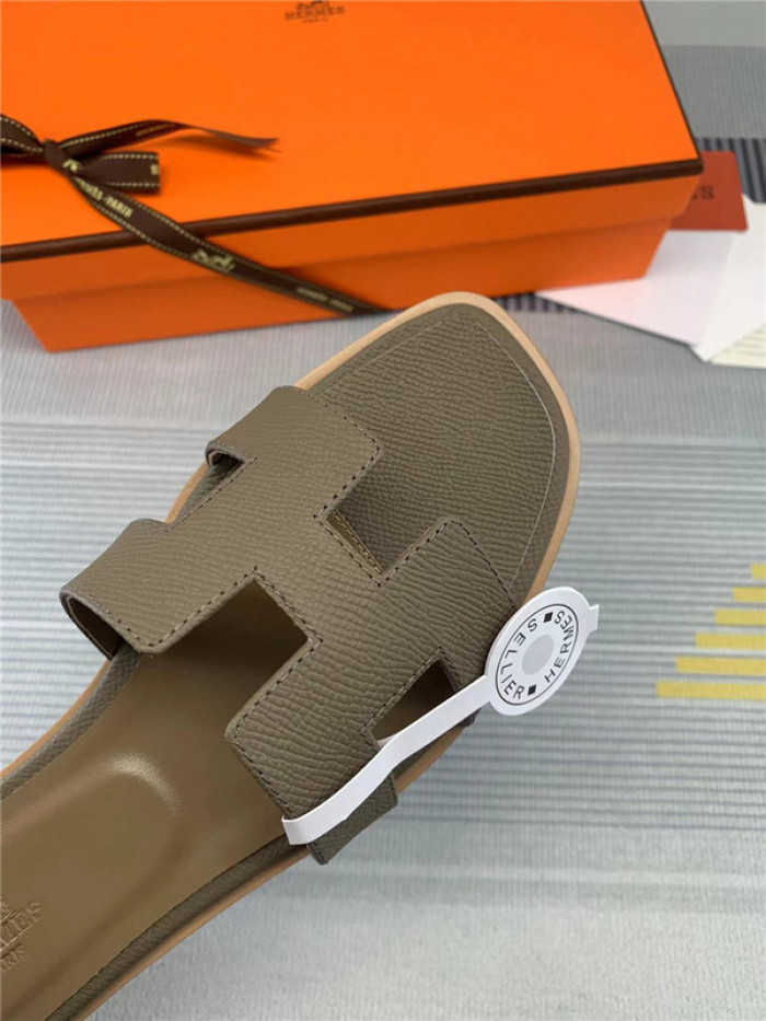 herme* sandal h28