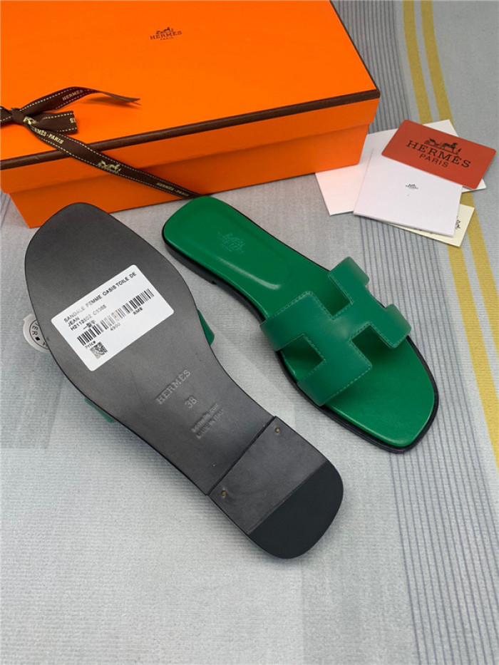 herme* sandal h22