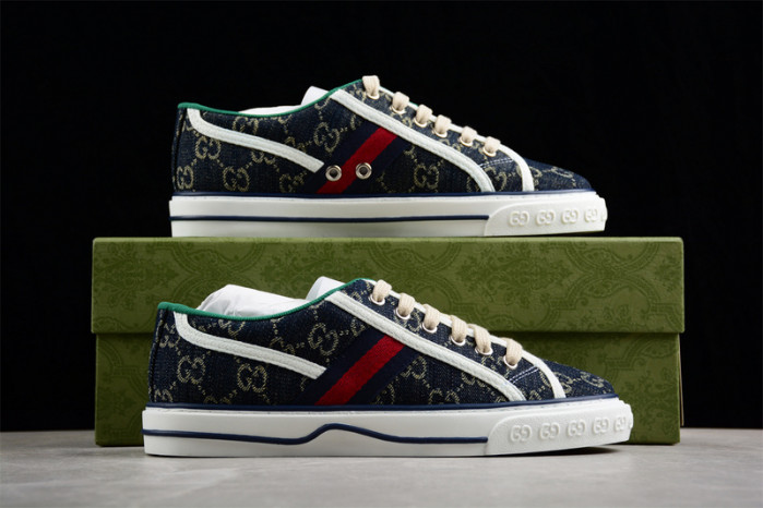 G*u*i* trainer sneaker 108