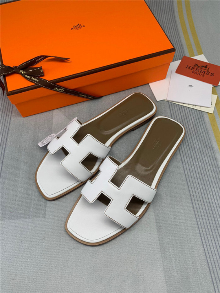 herme* sandal h44