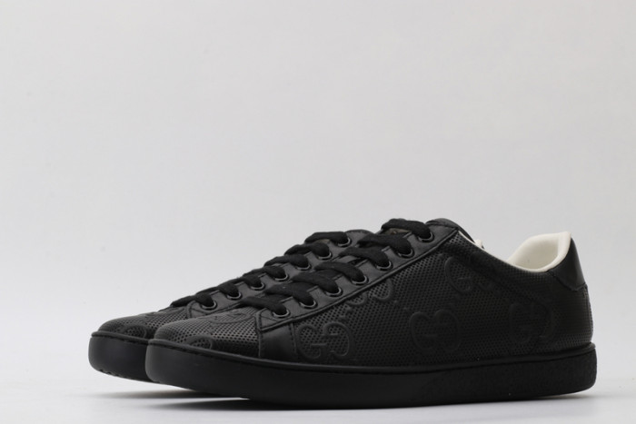 G*u*i* trainer sneaker71