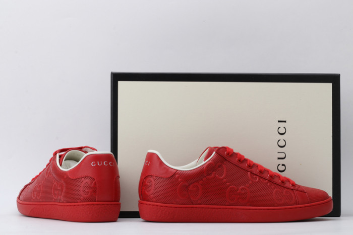 G*u*i* trainer sneaker72