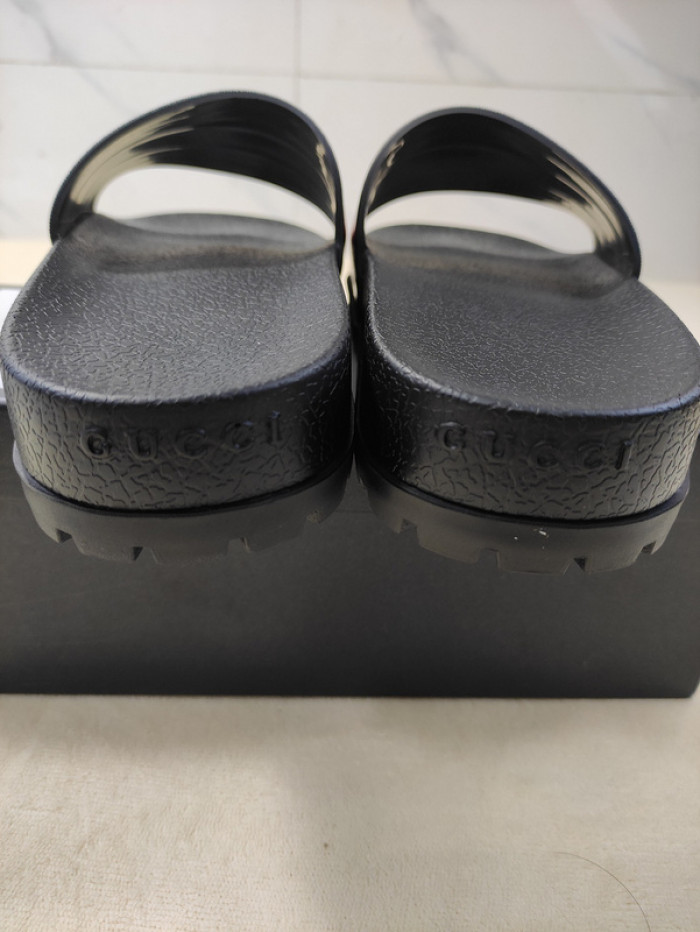G*u*i* sandal89