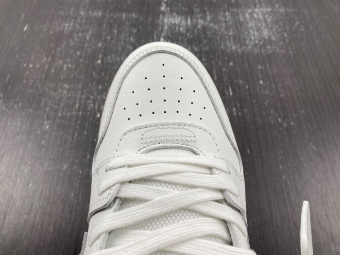 OW OUT OF OFFICE LOW TOPS OW2