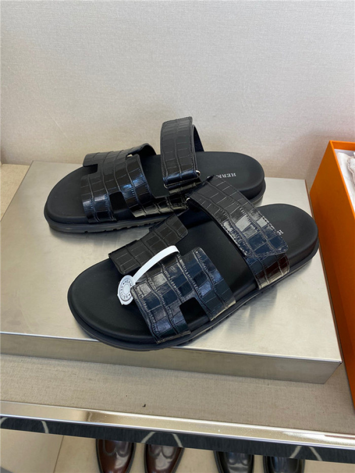 herme* sandal h64