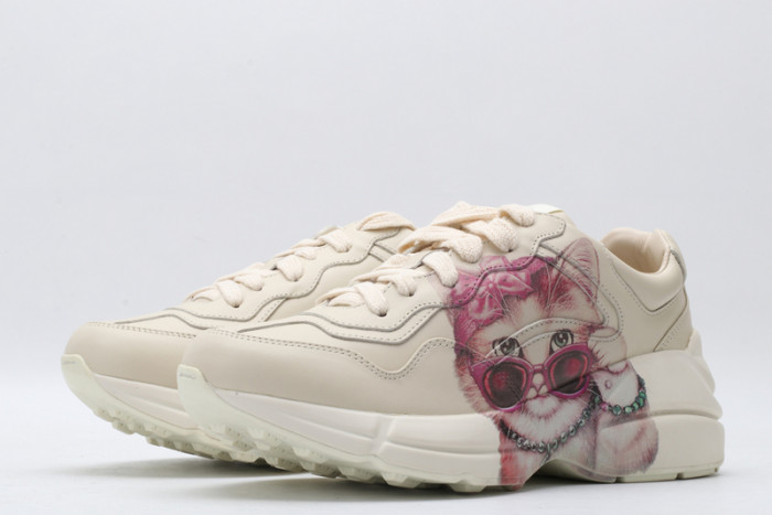 G*u*i* trainer sneaker22