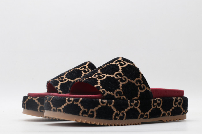 G*u*i* sandal82