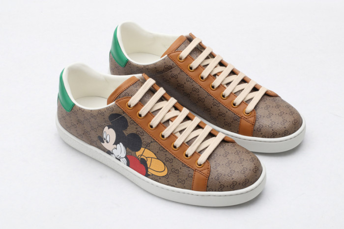 G*u*i* trainer sneaker52