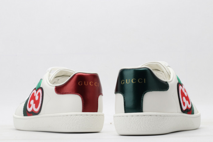 G*u*i* trainer sneaker41