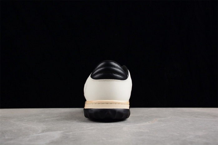 G*u*i* trainer sneaker 106
