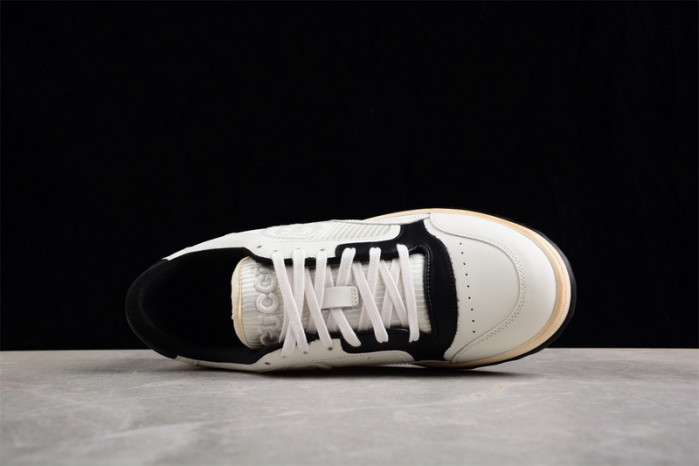 G*u*i* trainer sneaker 106