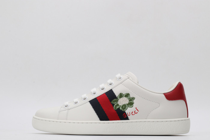 G*u*i* trainer sneaker44