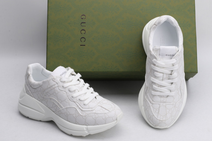 G*u*i* trainer sneaker 88