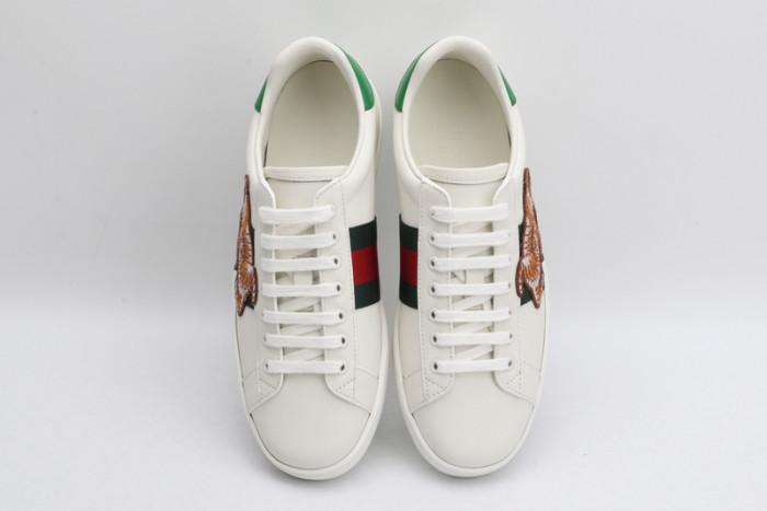 G*u*i* trainer sneaker61