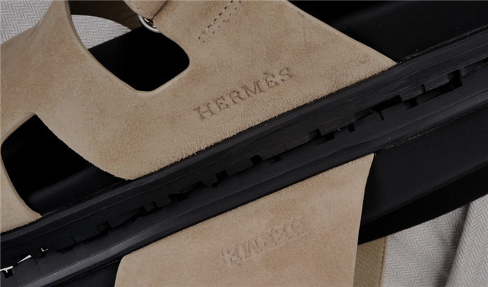 herme* sandal h77
