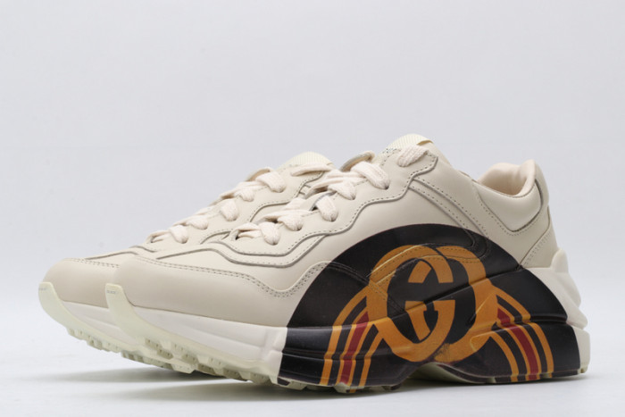 G*u*i* trainer sneaker34