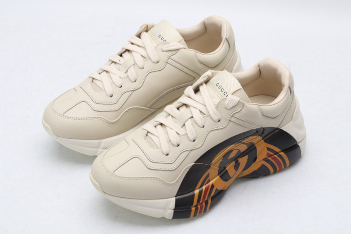 G*u*i* trainer sneaker34