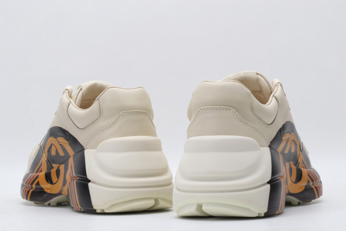 G*u*i* trainer sneaker34