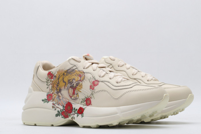 G*u*i* trainer sneaker26