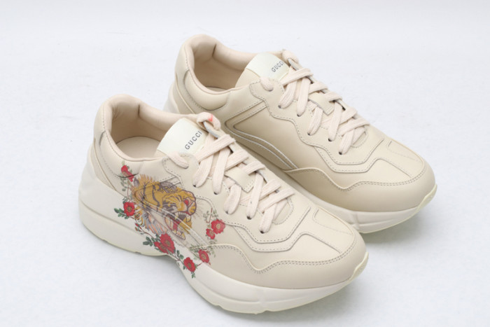 G*u*i* trainer sneaker26