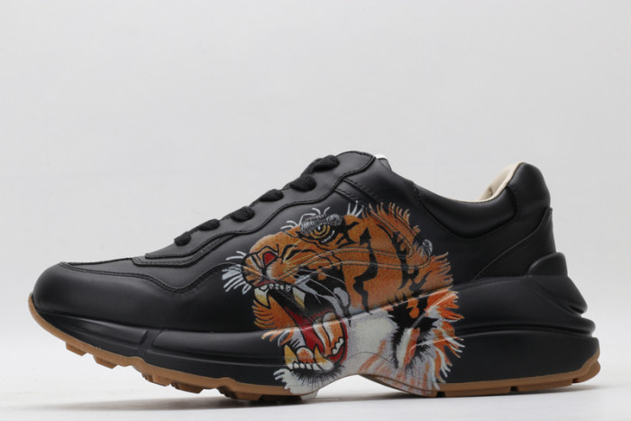 G*u*i* trainer sneaker36