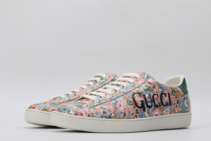 G*u*i* trainer sneaker69