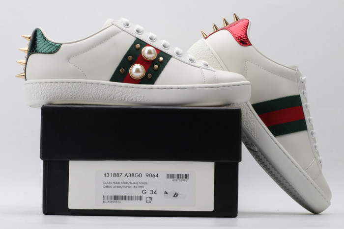 G*u*i* trainer sneaker54