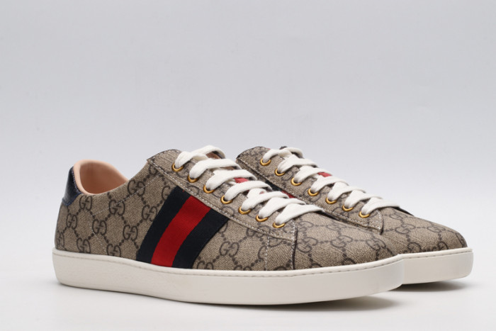 G*u*i* trainer sneaker75