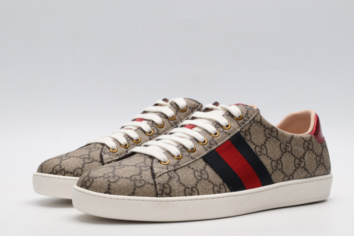 G*u*i* trainer sneaker75
