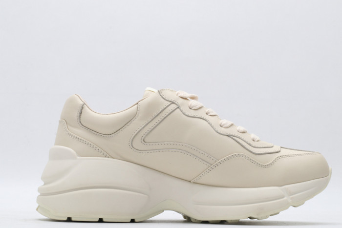 G*u*i* trainer sneaker21