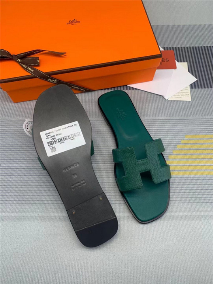 herme* sandal h47