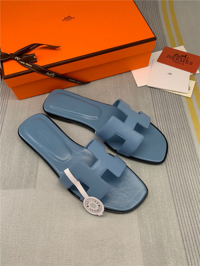 herme* sandal17