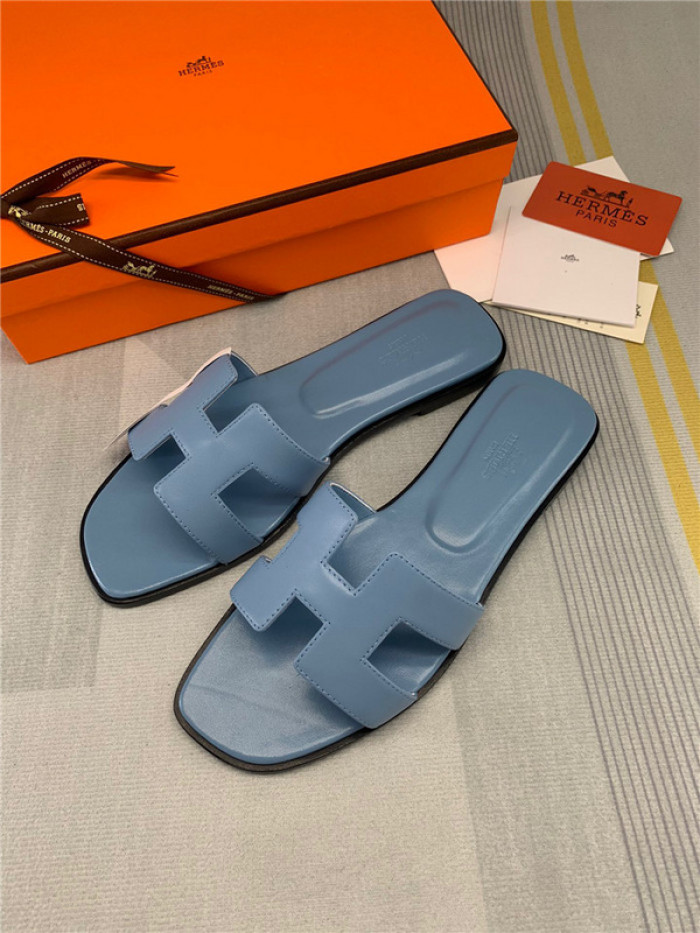 herme* sandal17