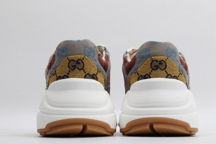 G*u*i* trainer sneaker1