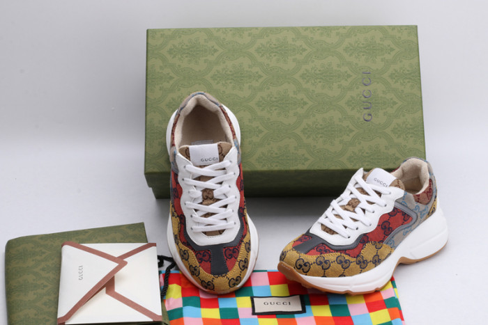 G*u*i* trainer sneaker1