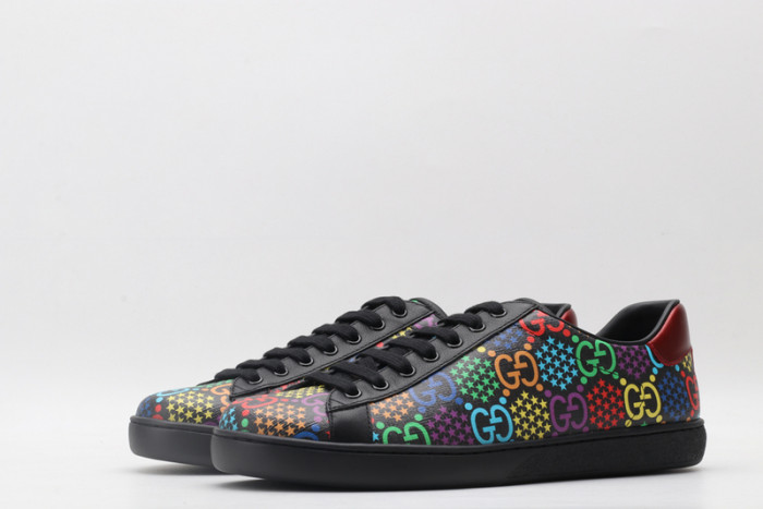G*u*i* trainer sneaker49