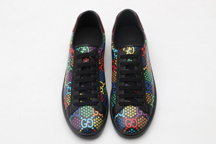 G*u*i* trainer sneaker49