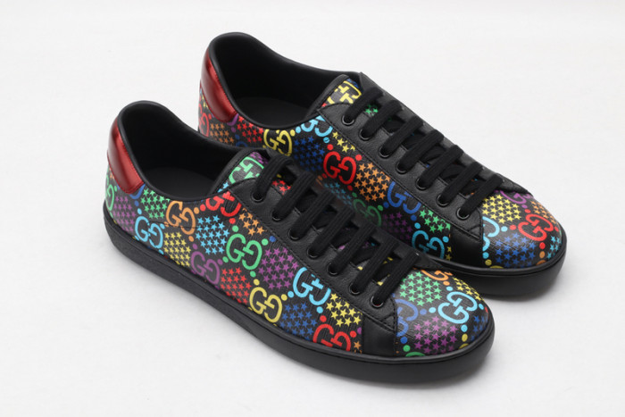 G*u*i* trainer sneaker49