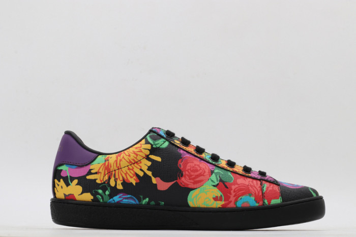 G*u*i* trainer sneaker66