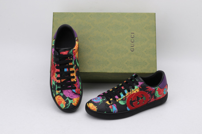 G*u*i* trainer sneaker66