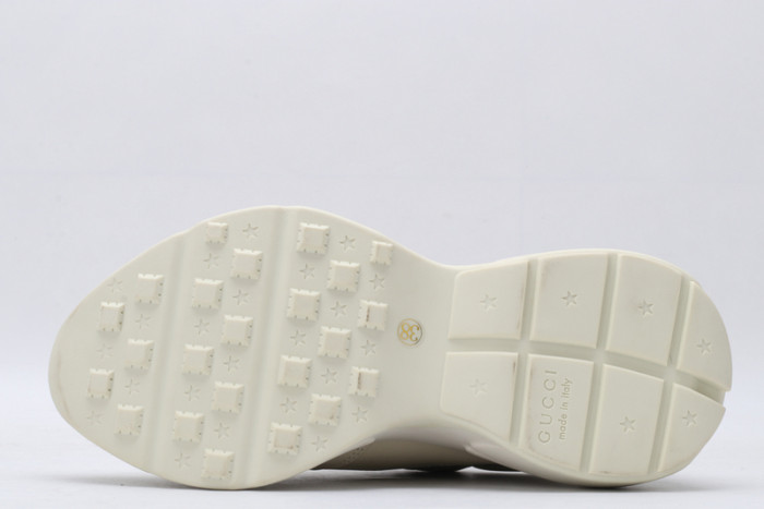 G*u*i* trainer sneaker32