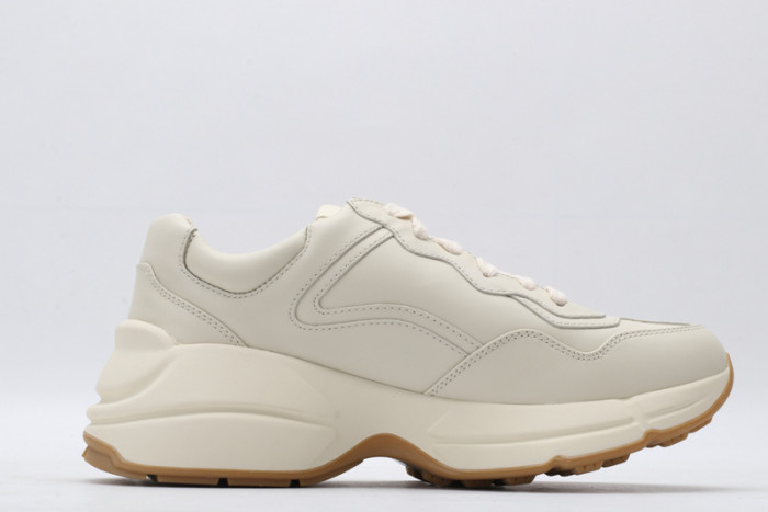 G*u*i* trainer sneaker12