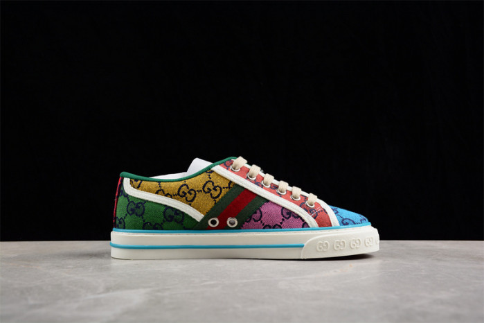 G*u*i* trainer sneaker 111